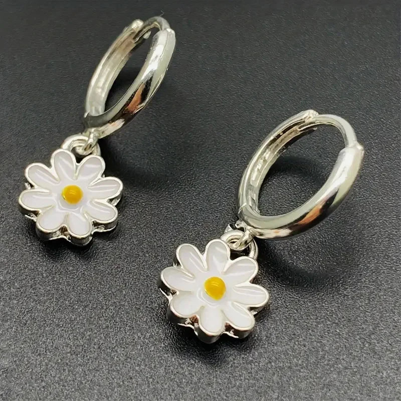 Chic Little Daisy Pendant Earrings Lady Graceful Everyday Jewelry Sweet Teen Girls Silver Color Delicate Accessories