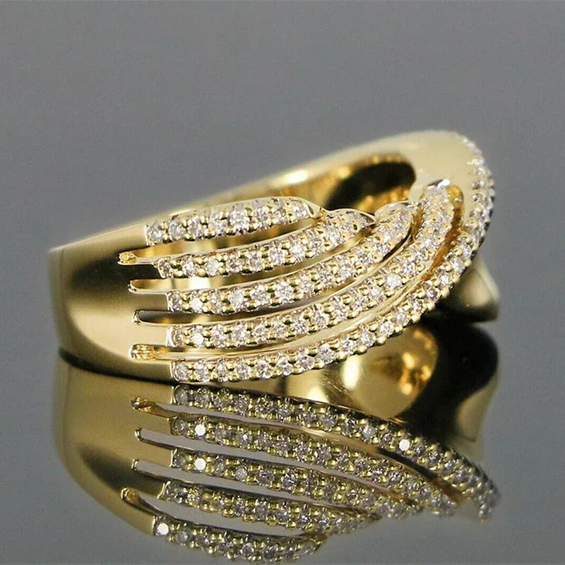 Luxury Wave Twisty Gold Color Women Rings with Brilliant Cubic Zirconia Noble Superb Accessories Modern Wedding Jewelry