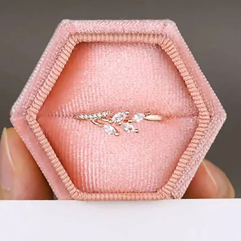 Rose Gold Color Leaf Shape Ring Lady Dainty Bright Zirconia Finger Accessories Graceful Female Engagement Jewelry Gift