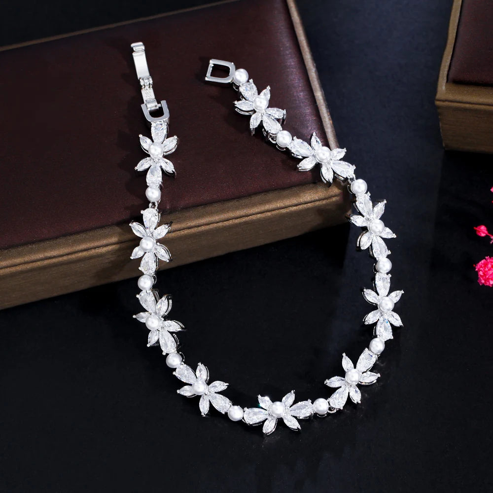 Shiny White Cubic Zirconia Pave Flower Leaf Shape Pearl Bracelets for Women Wedding Bridal Jewelry Accessories