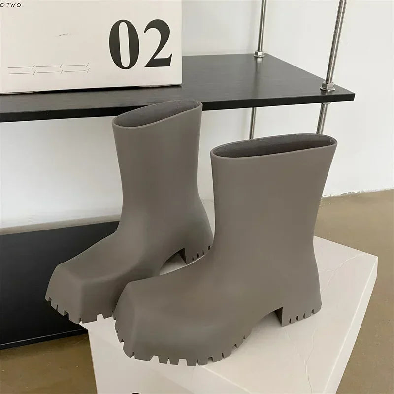 Brand Designer Rain Boots Women Waterproof Non-slip Short Boot Female Fashion Street Style Platform Boots Women Zapatos De Mujer