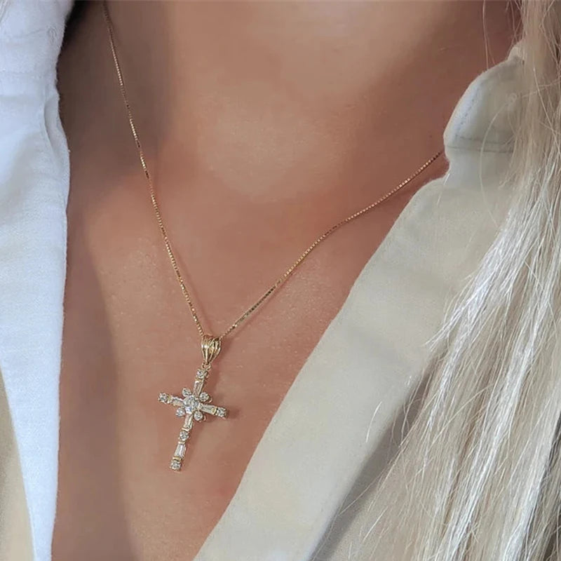 Fashionable Cross Pendant Necklace for Women Brilliant Cubic Zirconia Luxury Wedding Accessories Exquisite Girls Jewelry