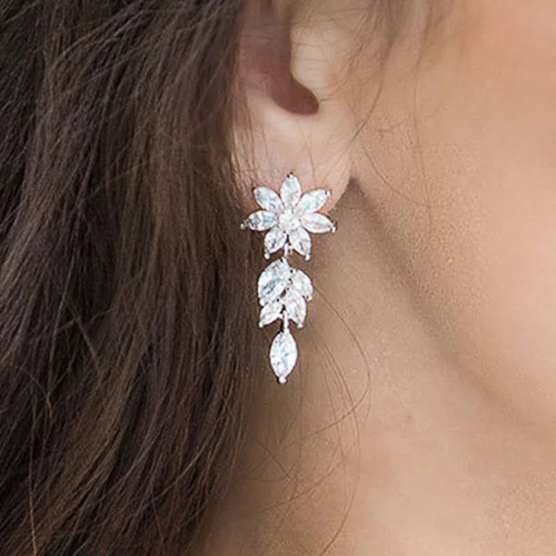 Sparkling Cubic Zirconia Dangle Earrings Women Aesthetic Flower Design Luxury Bridal Wedding Earrings New Fashion Jewelry