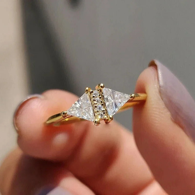 Chic Triangle Cubic Zirconia Women Rings Luxury Gold Color Wedding Band Accessories Simple Fashion Female Jewelry New