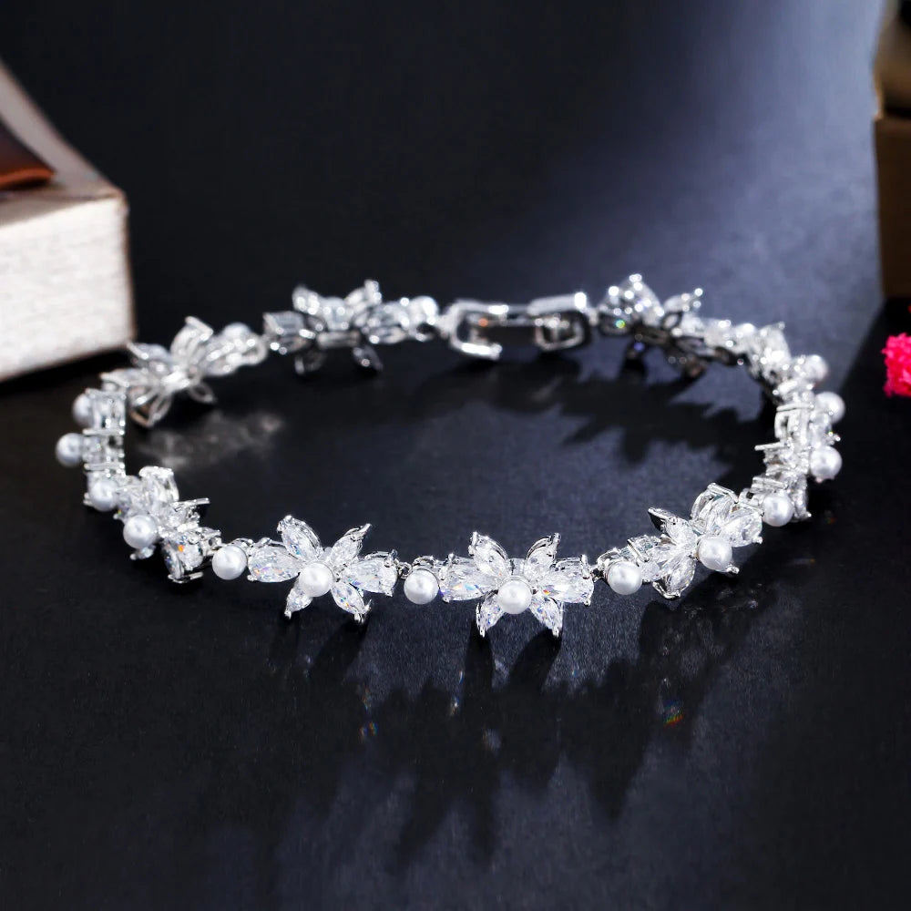 Shiny White Cubic Zirconia Pave Flower Leaf Shape Pearl Bracelets for Women Wedding Bridal Jewelry Accessories